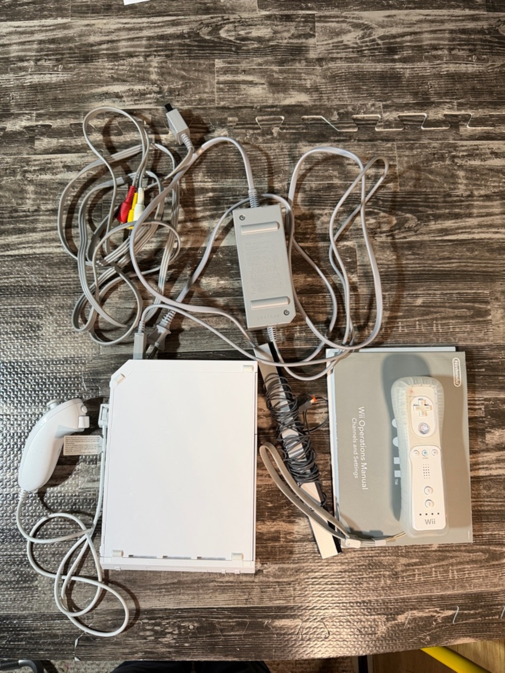 Nintendo Wii Console and Controller